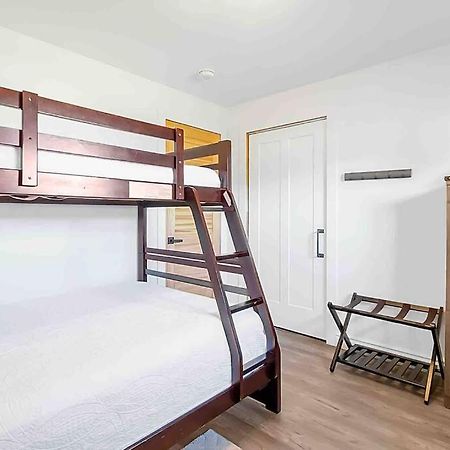 2 Bedroom Getaway On The River/Close To Marina Belle River Kültér fotó