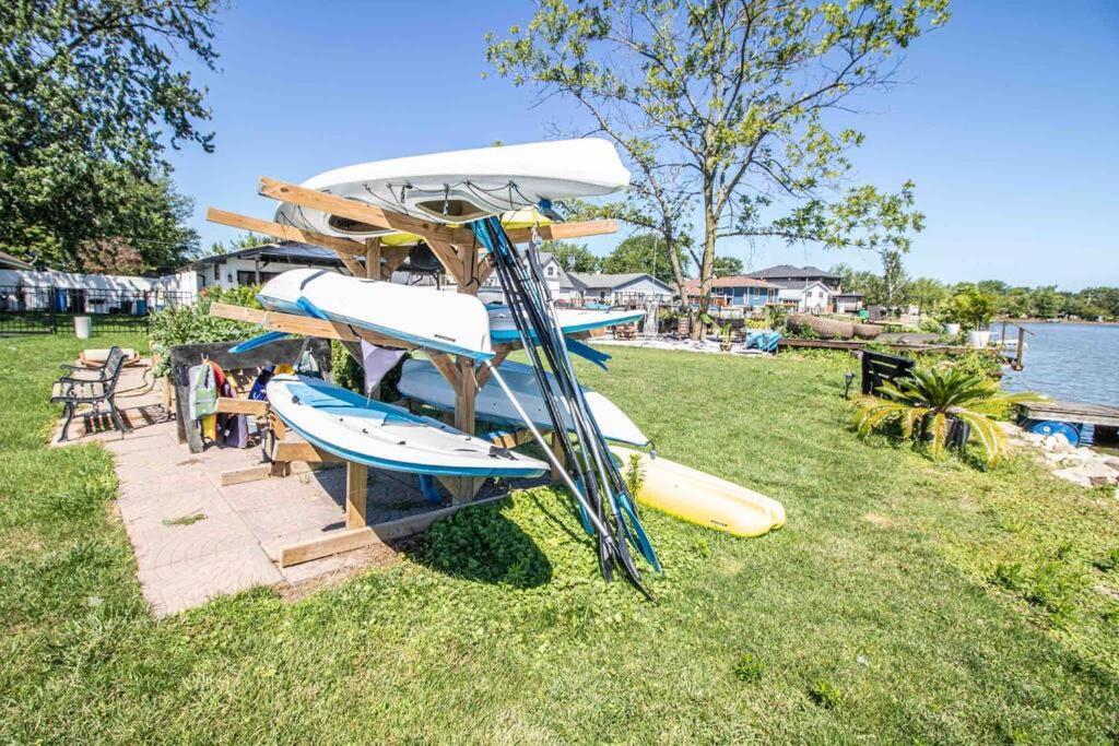 2 Bedroom Getaway On The River/Close To Marina Belle River Kültér fotó